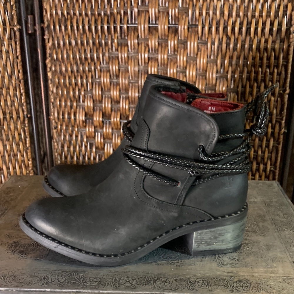 Ferrini Footwear Black Booties Size 8